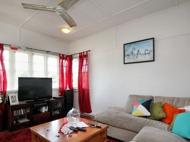 1084 Boundary Rd, Coopers Plains QLD 4108