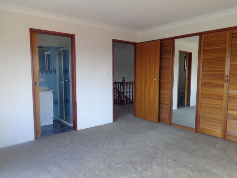4 Blairgowrie St, Macgregor QLD 4109