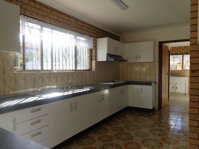 4 Blairgowrie St, Macgregor QLD 4109