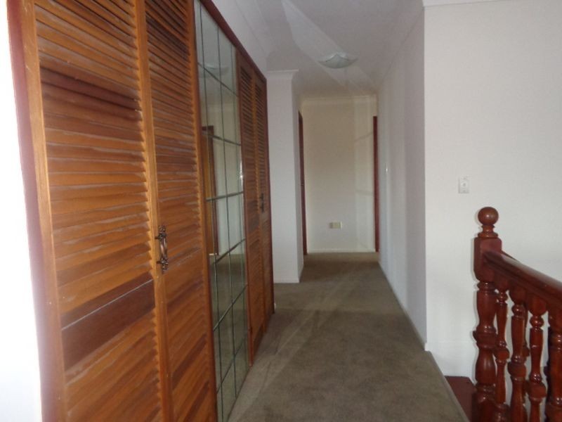4 Blairgowrie St, Macgregor QLD 4109