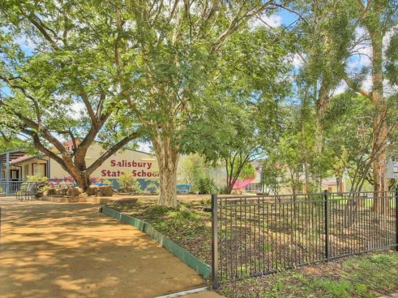 24 McCarthy Road, Salisbury QLD 4107