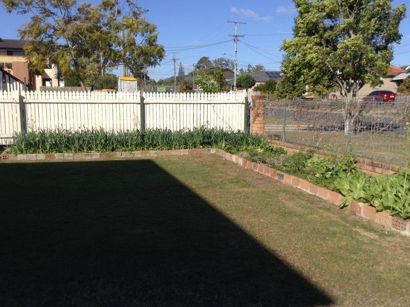 77 Dartmouth St, Coopers Plains QLD 4108