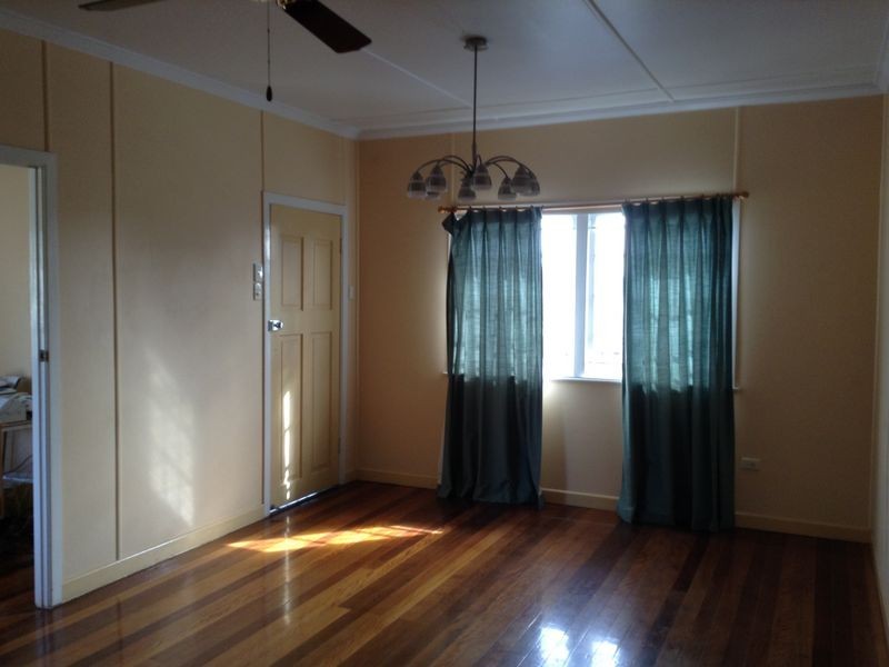 77 Dartmouth St, Coopers Plains QLD 4108