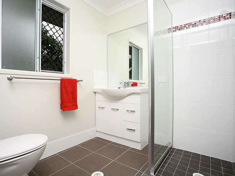 10 St. Clements Rd, Oxley QLD 4075