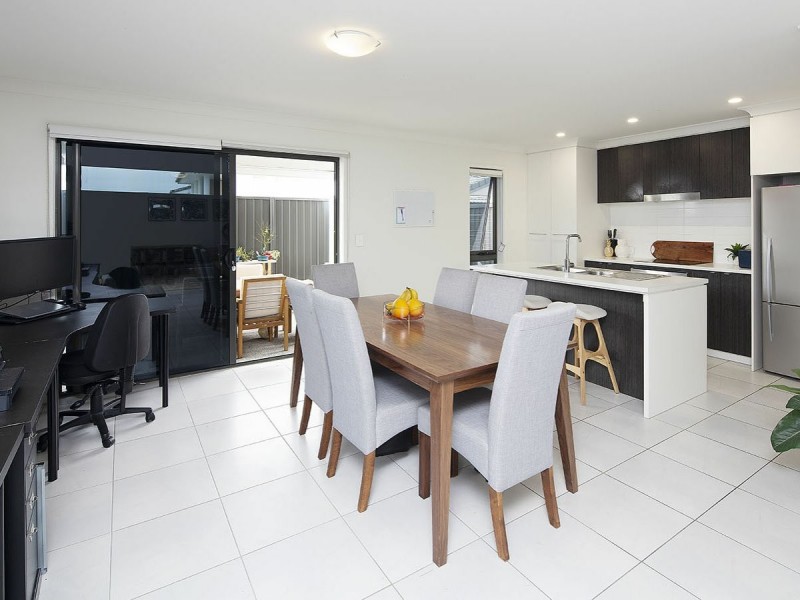 212/25 Farinazzo Street, Richlands QLD 4077