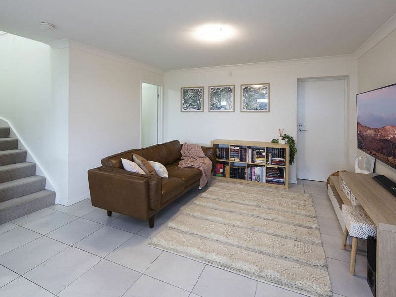 212/25 Farinazzo Street, Richlands QLD 4077