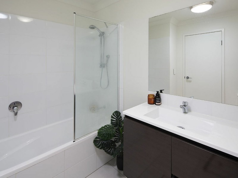 212/25 Farinazzo Street, Richlands QLD 4077