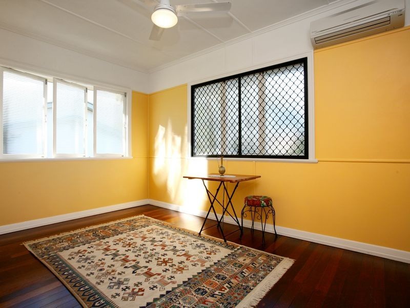 36 Chalfont St, Salisbury QLD 4107