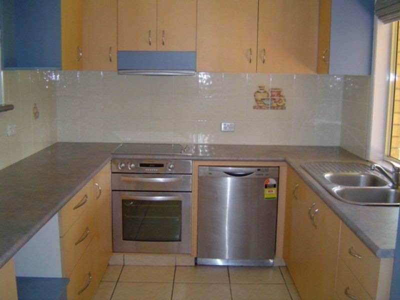 8 Babbidge St, Coopers Plains QLD 4108