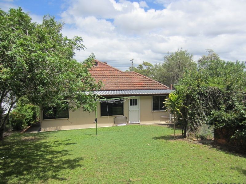 8 Olivia Ave, Salisbury QLD 4107