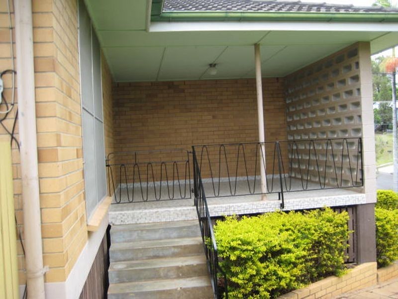 8 Patella St, Mansfield QLD 4122