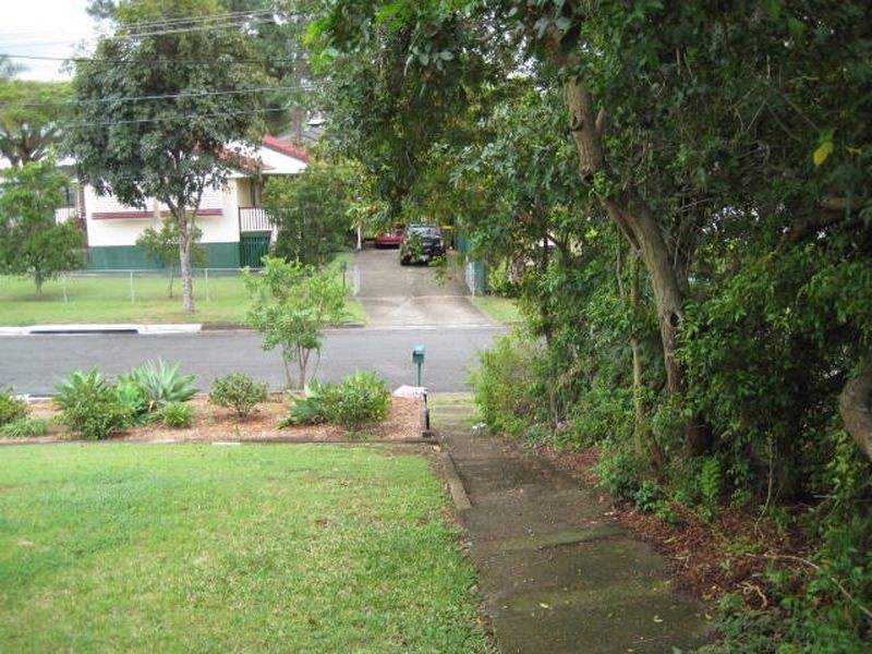 8 Patella St, Mansfield QLD 4122