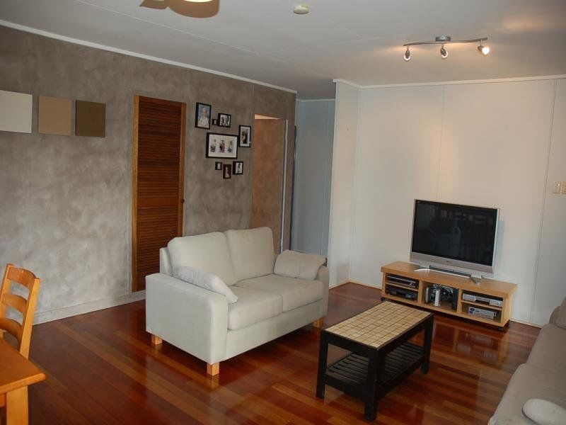 8 Patella St, Mansfield QLD 4122