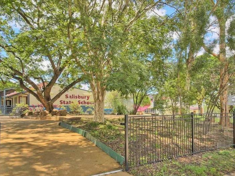 28 Golda Ave, Salisbury QLD 4107