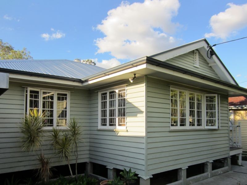 2 Upwood St, Coopers Plains QLD 4108