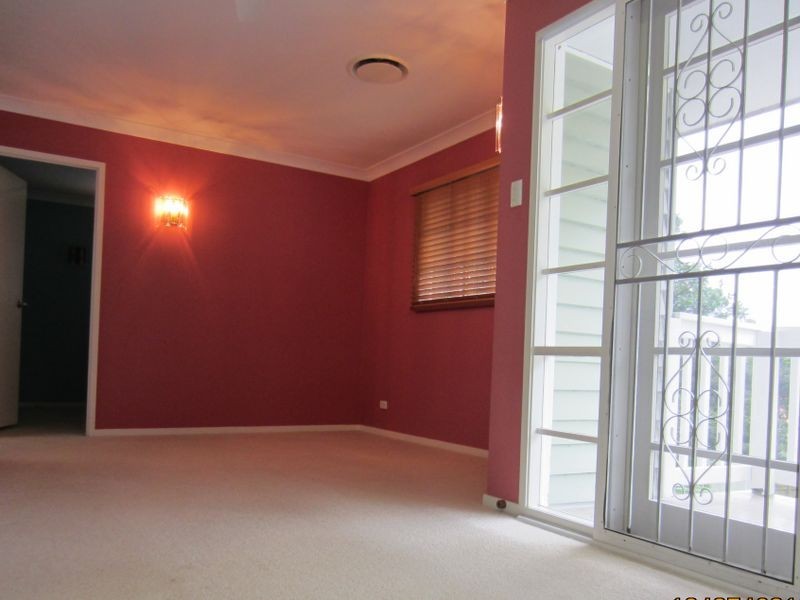 2 Upwood St, Coopers Plains QLD 4108