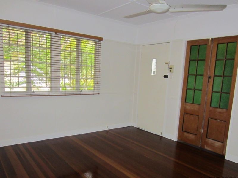 2 Upwood St, Coopers Plains QLD 4108