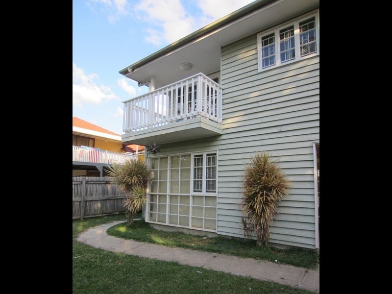 2 Upwood St, Coopers Plains QLD 4108