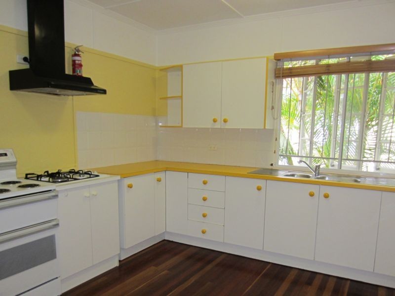 2 Upwood St, Coopers Plains QLD 4108