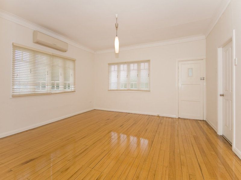 16 Elmes Road, Rocklea QLD 4106