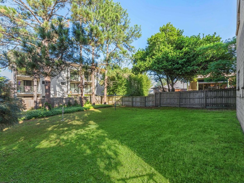 2/22 Princess Street, Fairfield QLD 4103