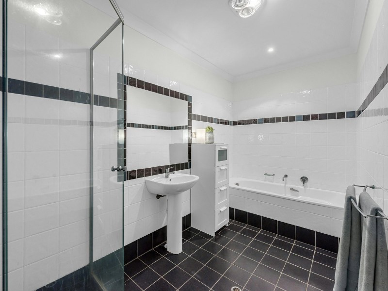 22 Pallaranda Street, Tarragindi QLD 4121