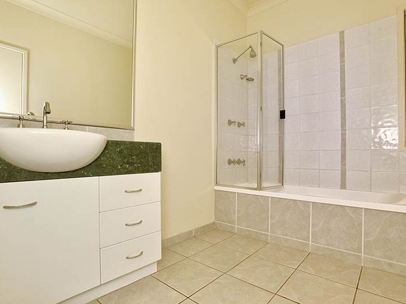 87a Laura St, Tarragindi QLD 4121