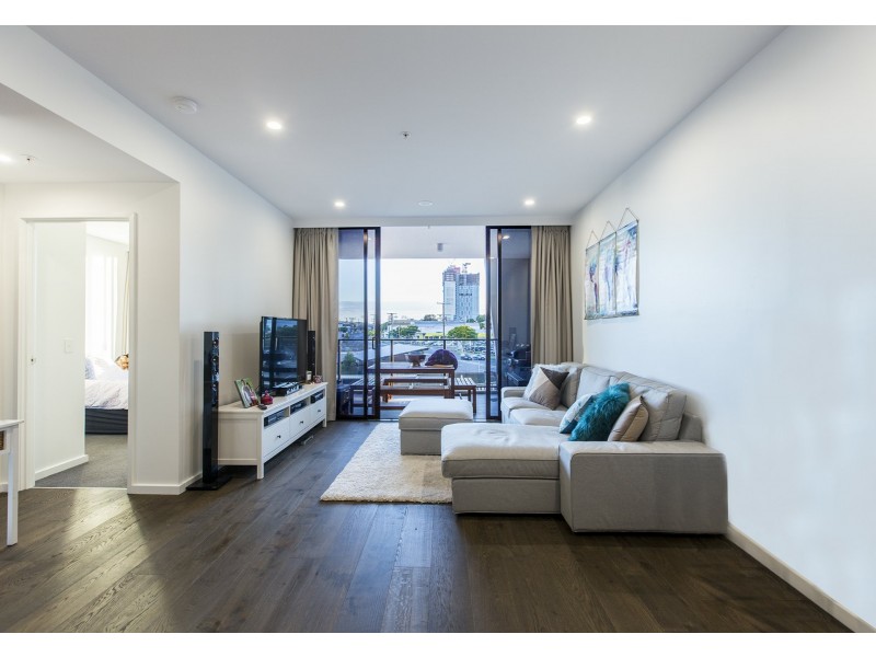 211/1 Deshon Street, Woolloongabba QLD 4102