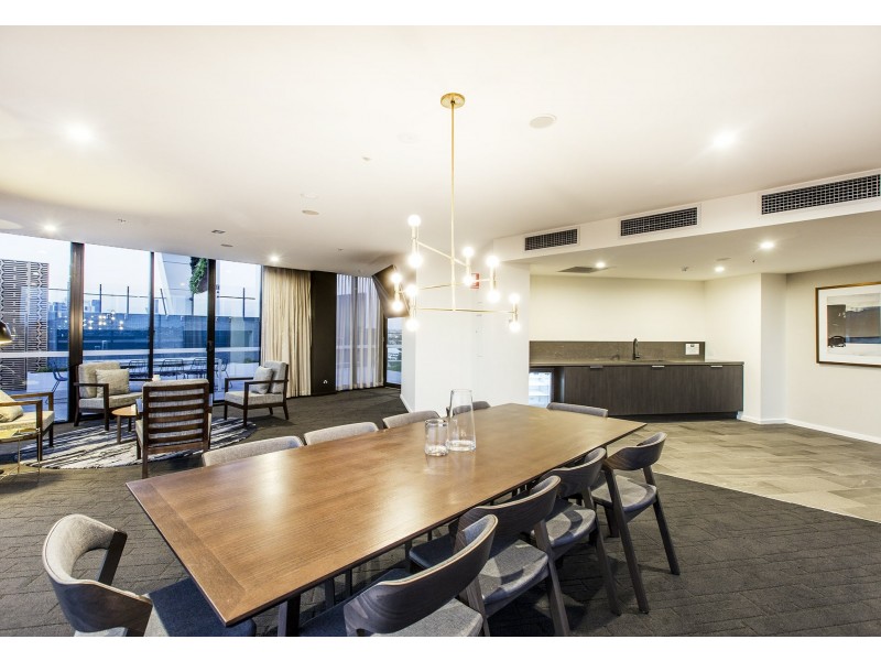 211/1 Deshon Street, Woolloongabba QLD 4102