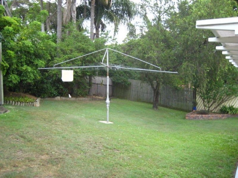 9 Canfield Street, Nathan QLD 4111