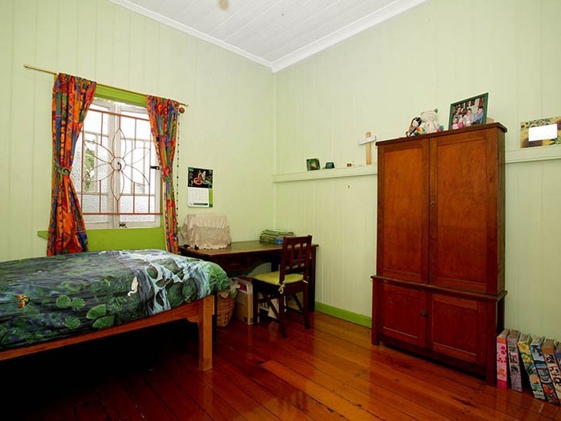 27 Frederick St, Annerley QLD 4103