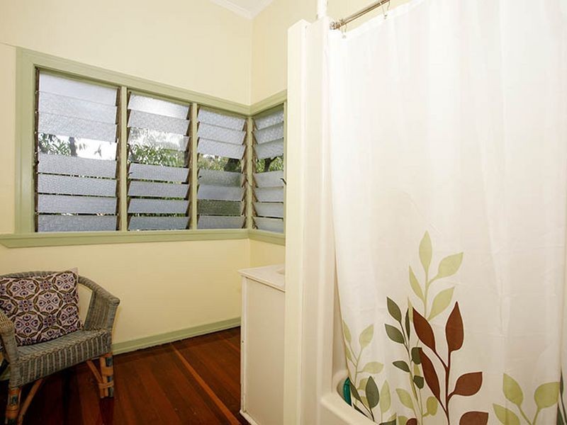 27 Frederick St, Annerley QLD 4103