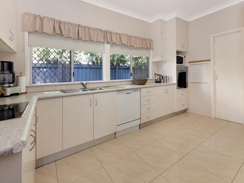 21 Rookwood Ave, Coopers Plains QLD 4108