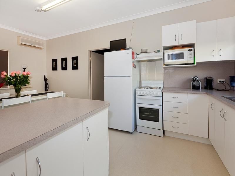 21 Rookwood Ave, Coopers Plains QLD 4108