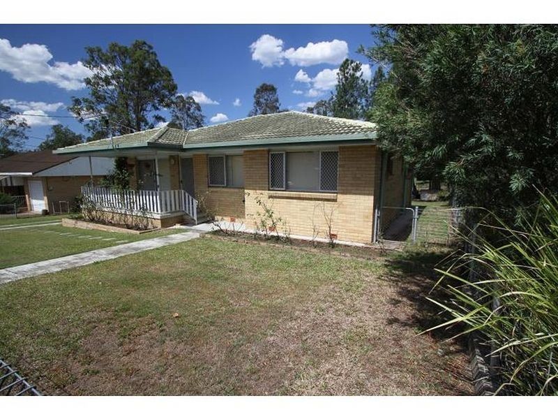 3 Peringa St, Coopers Plains QLD 4108