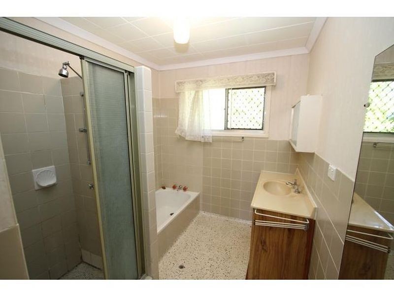 3 Peringa St, Coopers Plains QLD 4108