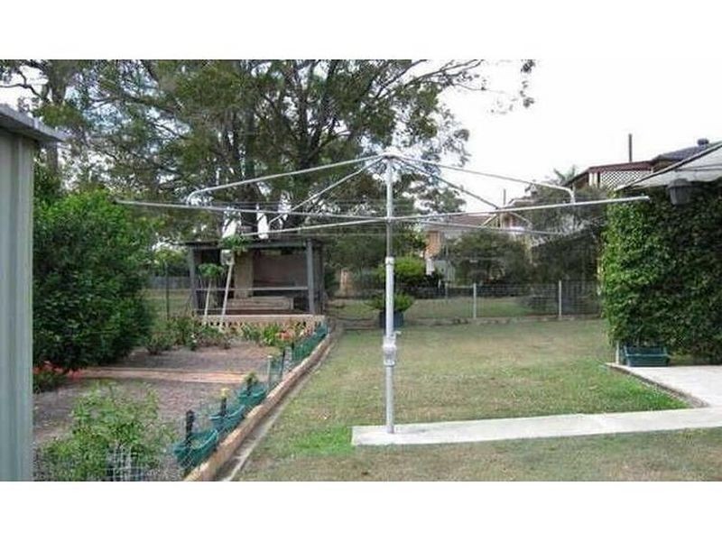 3 Peringa St, Coopers Plains QLD 4108