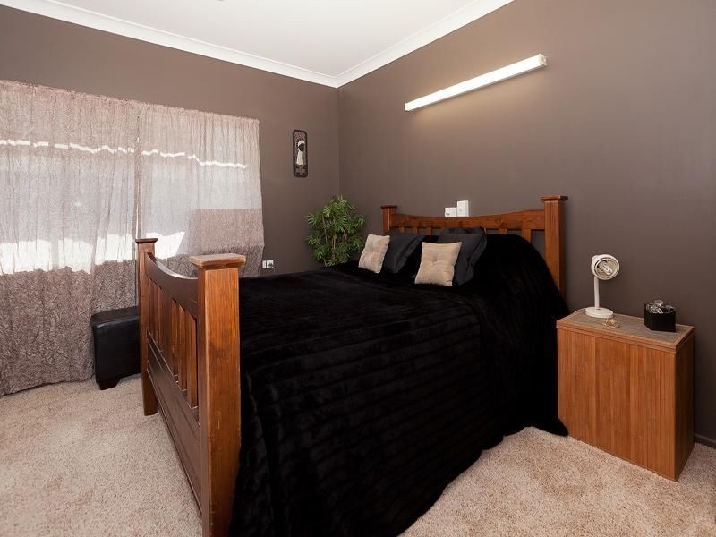 21 Rookwood Ave, Coopers Plains QLD 4108