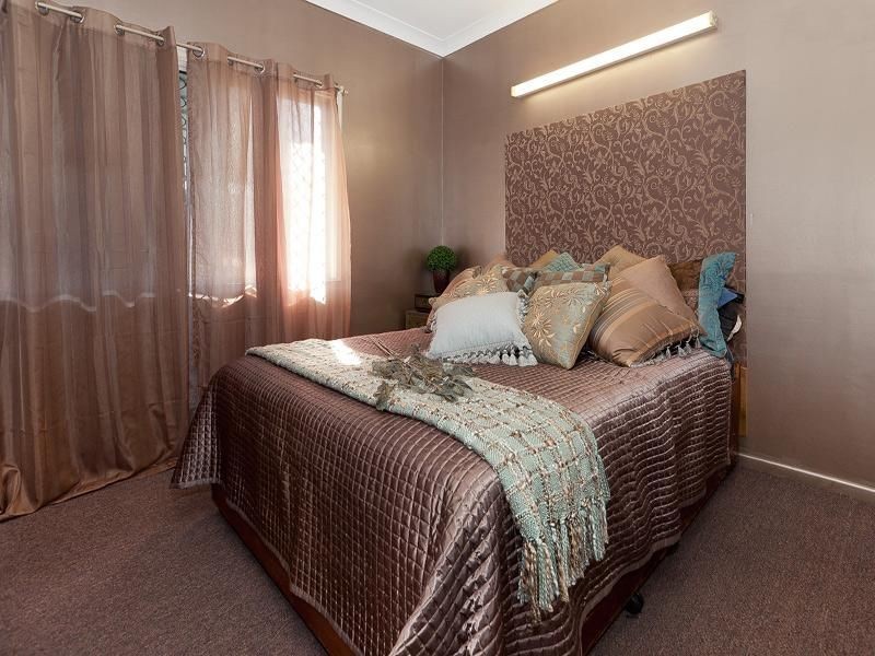 21 Rookwood Ave, Coopers Plains QLD 4108