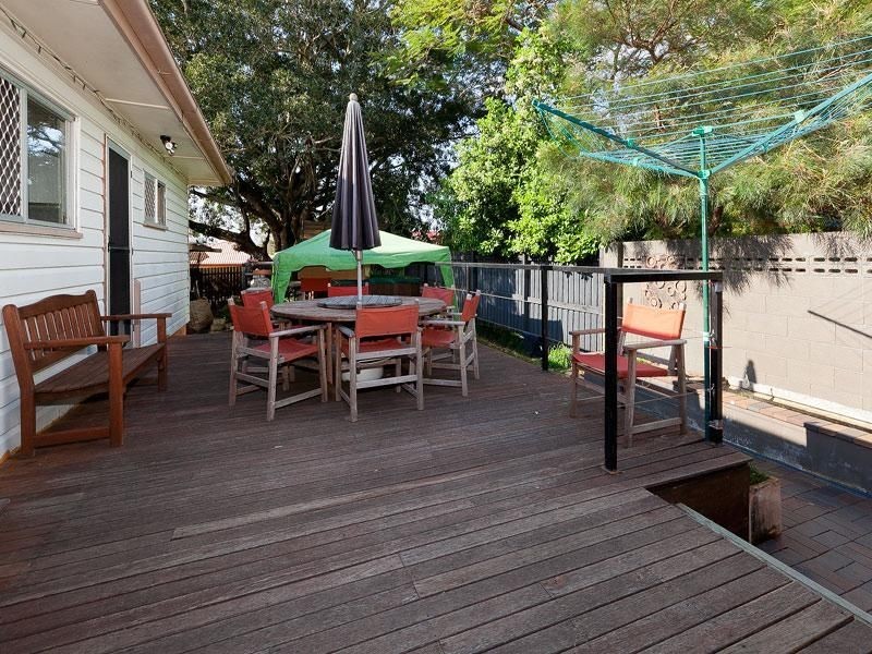 21 Rookwood Ave, Coopers Plains QLD 4108