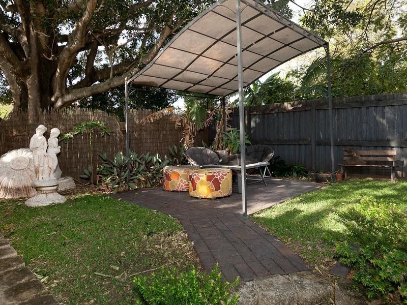 21 Rookwood Ave, Coopers Plains QLD 4108