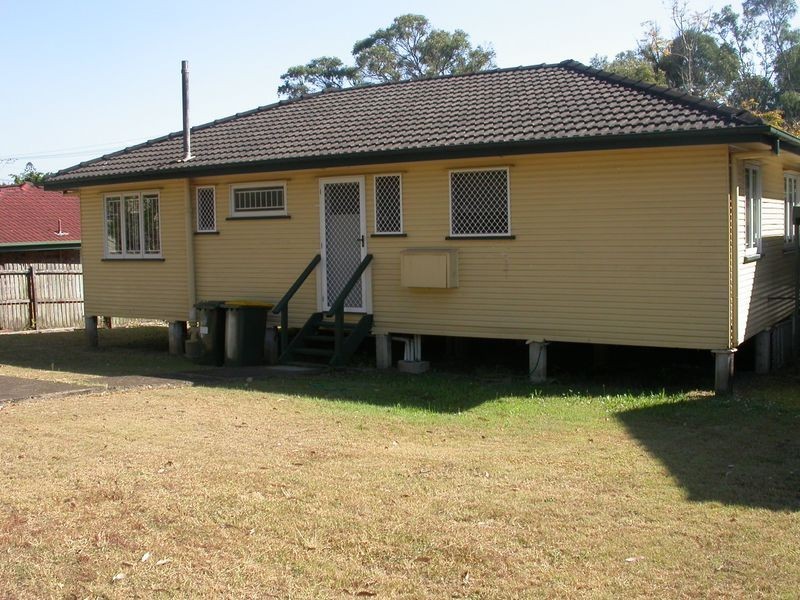 7 Middle St, Coopers Plains QLD 4108