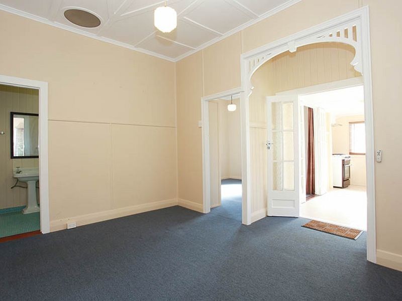 58 Henry St, Greenslopes QLD 4120