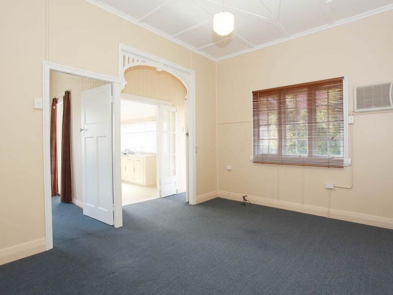 58 Henry St, Greenslopes QLD 4120