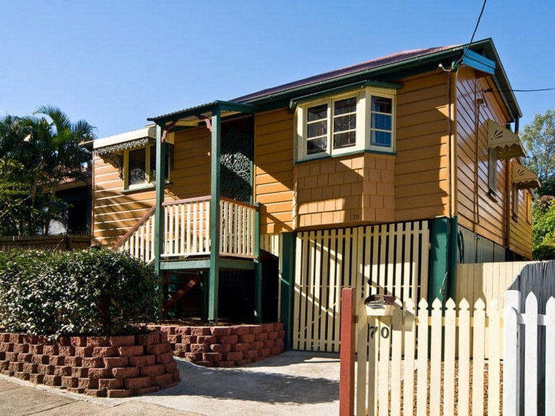 70 Lincoln St, Greenslopes QLD 4120