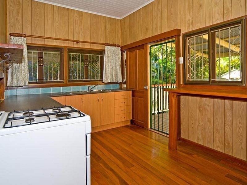 70 Lincoln St, Greenslopes QLD 4120