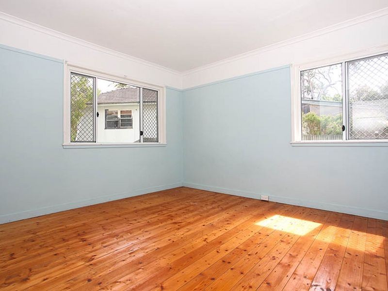 15 Deacon St, Coopers Plains QLD 4108