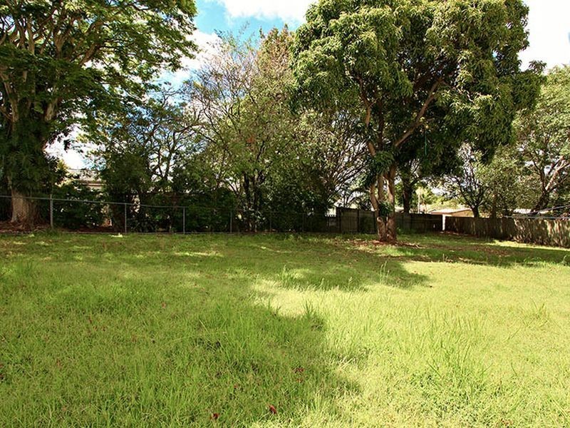 15 Deacon St, Coopers Plains QLD 4108