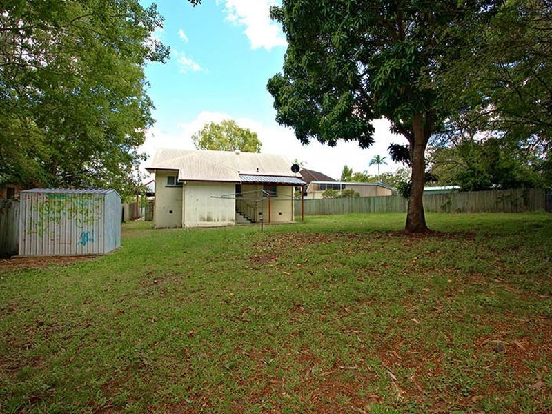 15 Deacon St, Coopers Plains QLD 4108