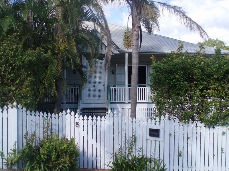 19 Nicholson Ave, Salisbury QLD 4107